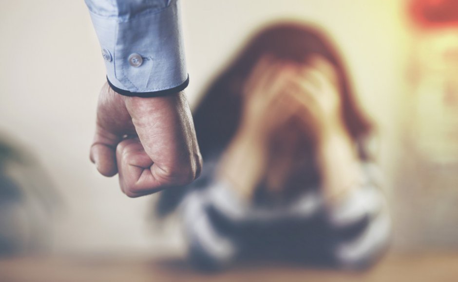 Caz halucinant, în Moldova: o femeie s-a ales cu dosar penal după ce a fost bătută crunt de soț