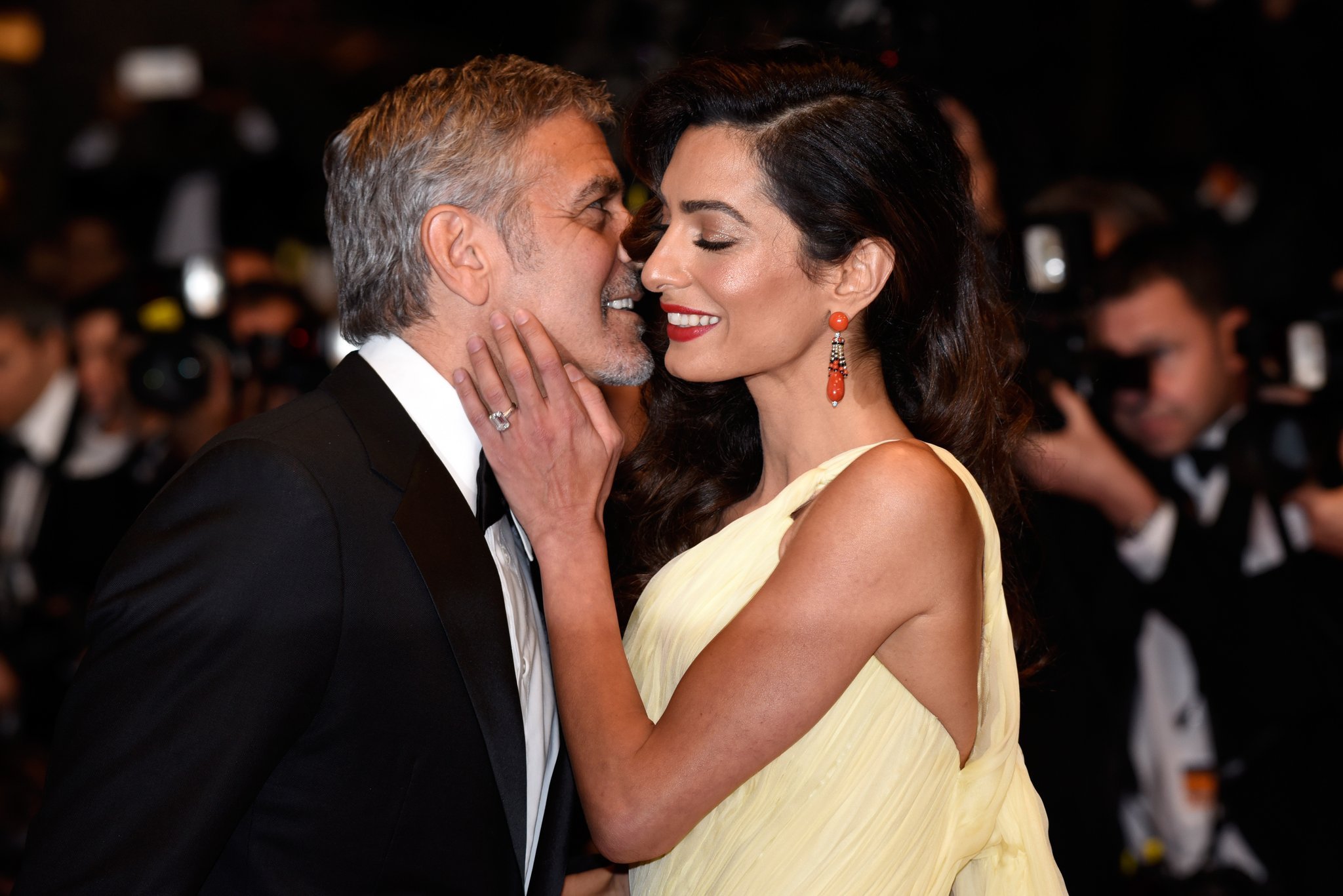 George și Amal Clooney au donat 500.000 de dolari unei inițiative împotriva portului de armă