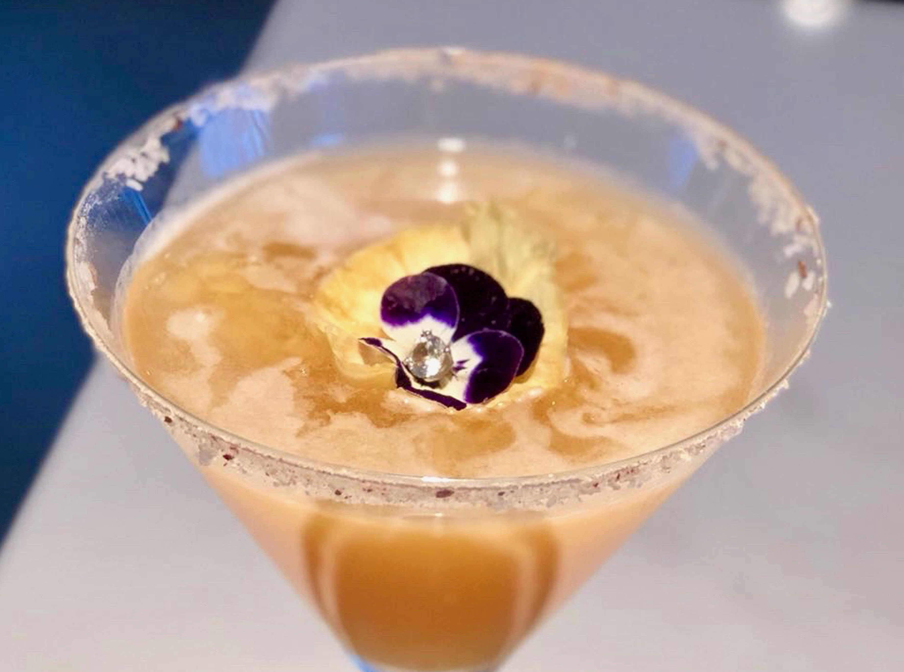 Cea mai scumpă margarita din lume. Dacă o comanzi, două gărzi de corp stau lângă tine ca să fii în siguranță
