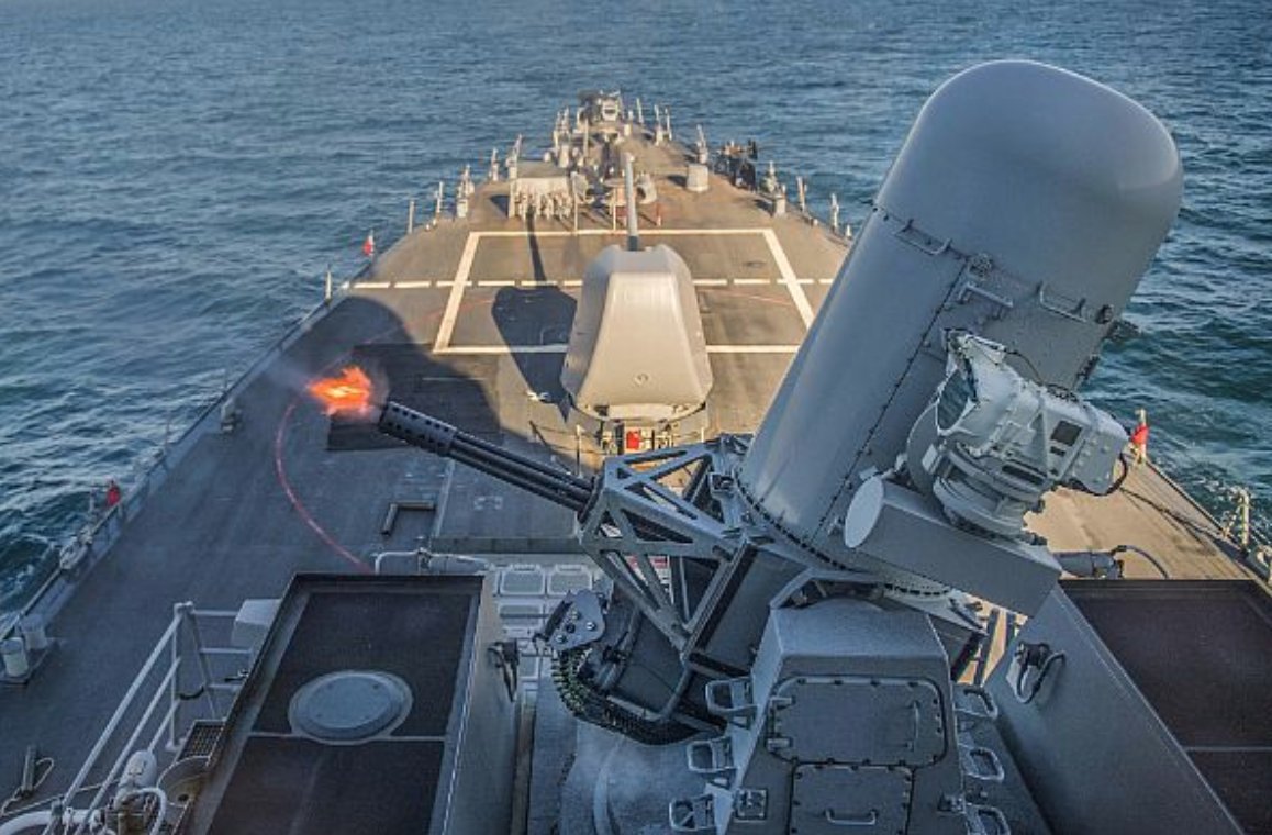 INCIDENT MILITAR în Marea Neagră: Navă britanică, în VIZORUL unui vas rus/ Venea din România