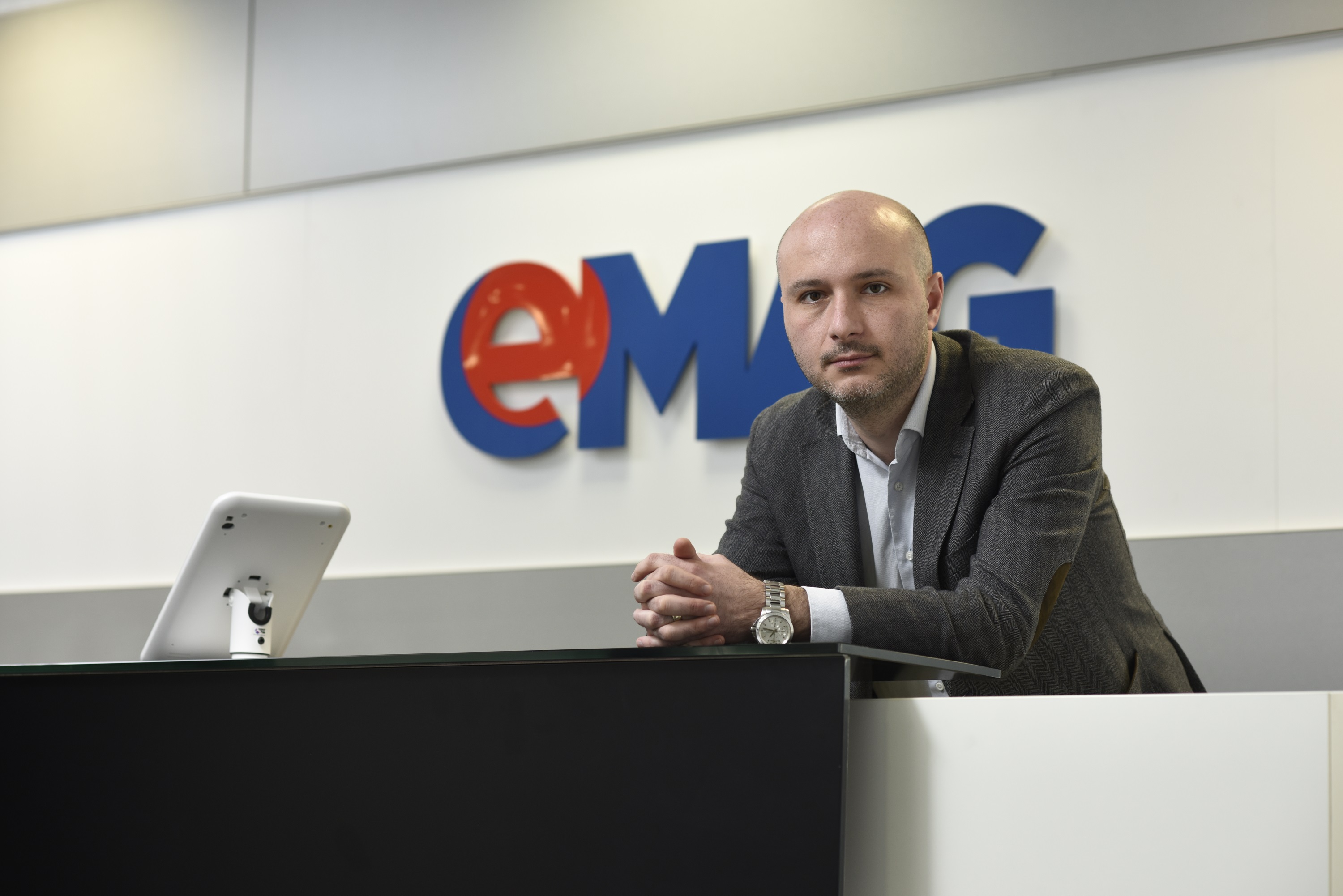 530 de mici producători români vând online prin programul eMAG „Deschide România”