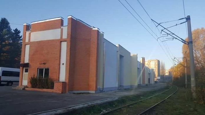 170 de mii de lei pentru reabilitarea unei gări în care nu mai oprește nici un tren. Spațiile se închiriază pe Facebook