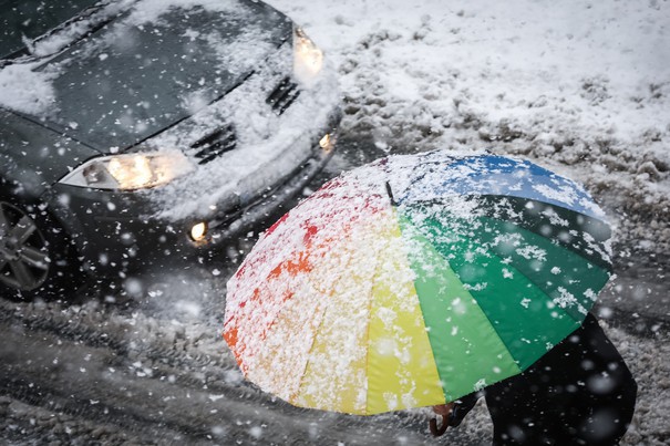 ALERTĂ METEO: Cod galben de ninsori abundente. Regiunile vizate / Peste 800 de pompieri pot interveni în județele aflate sub avertizarea meteorologilor