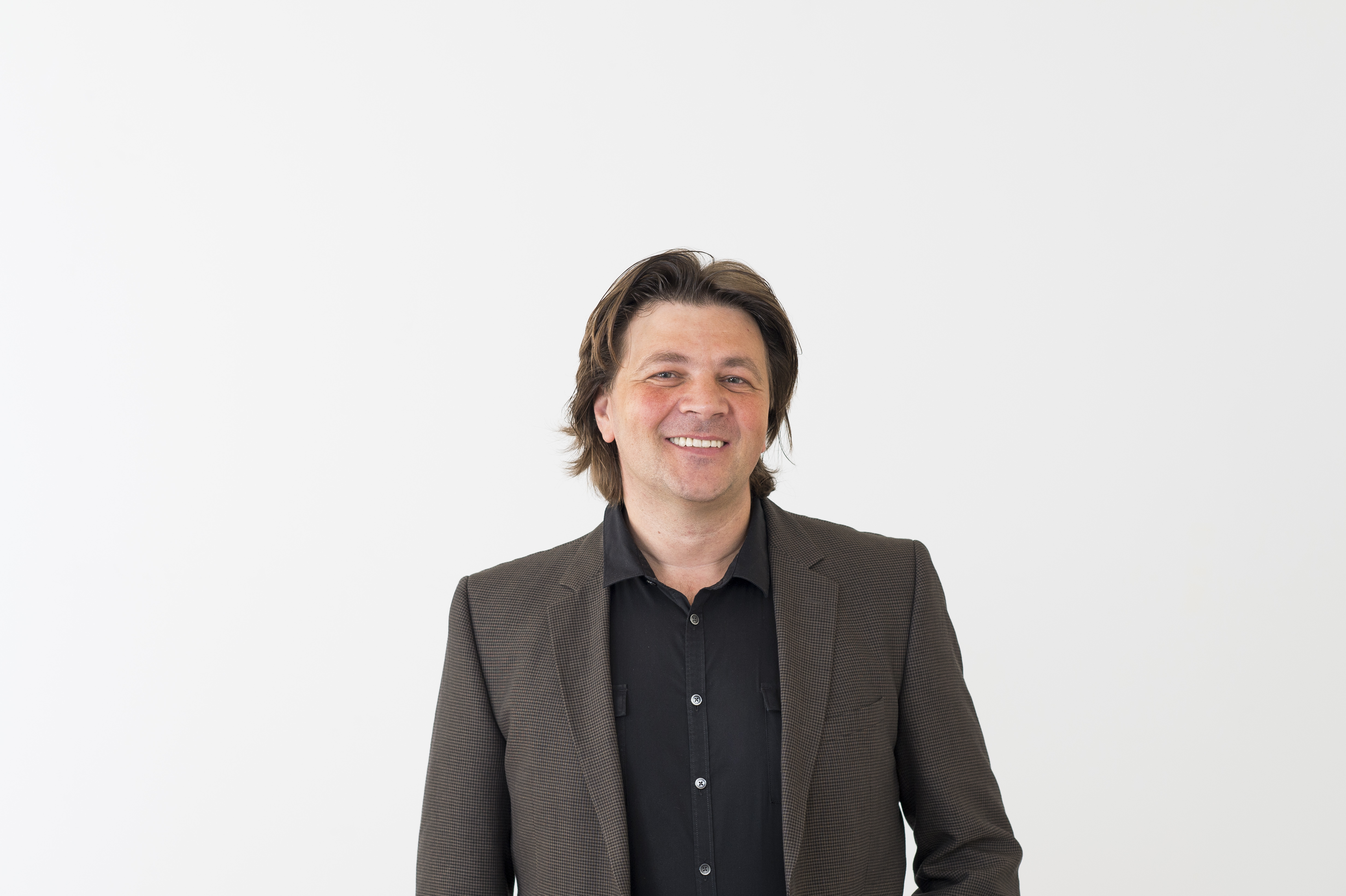Holcim l-a numit director general pe Horia Adrian