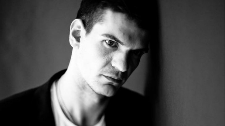 Tudor Chirilă: Avem salarii tăiate, nu mărite. Viorica Vasilica era ieri îngrijorată că a căzut Dow Jones-ul, asta în caz că știe ce înseamnă. Am râs un pic. În schimb, avem o mare probl
