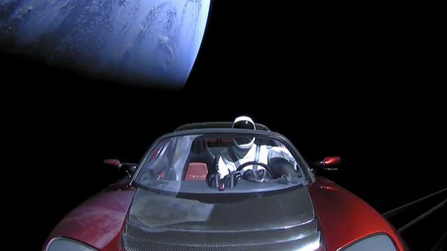 Ce se va întâmpla cu mașina lui Elon Musk, Tesla Roadster, trimisă de SpaceX în spațiu ca să ajungă pe orbita lui Marte | VIDEO