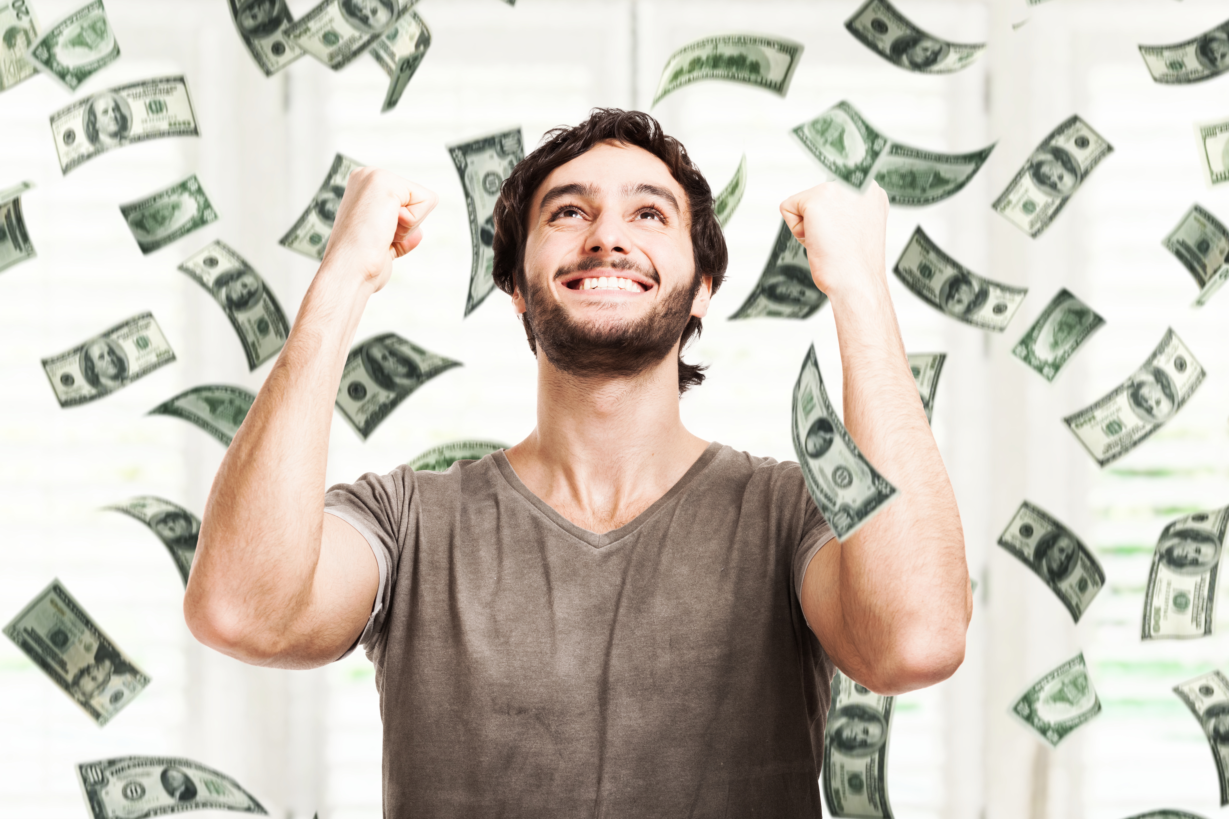 Nebunie sau strategie de geniu? Acest om le oferă angajaților MII DE DOLARI pentru a demisiona