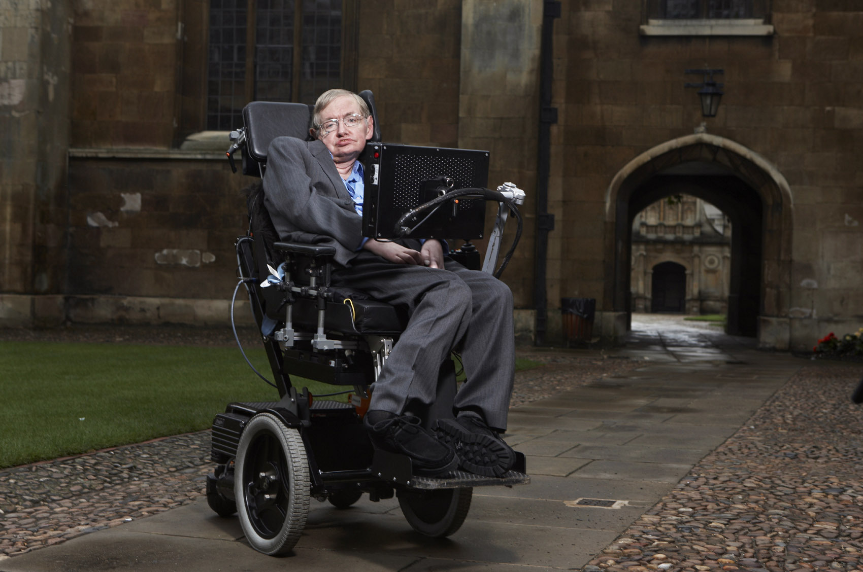 A murit Stephen Hawking, fizicianul care a depășit toate limitele. Omul de știință avea 76 de ani și a trăit peste jumătate de secol imobilizat într-un scaun cu rotile