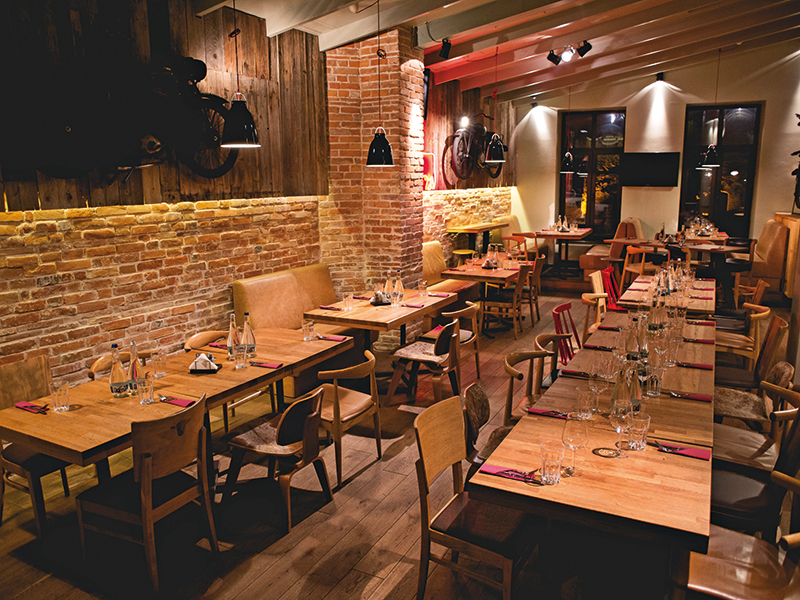 În 2017, valoarea pieței restaurantelor din București s-a ridicat la 4,89 miliarde de lei