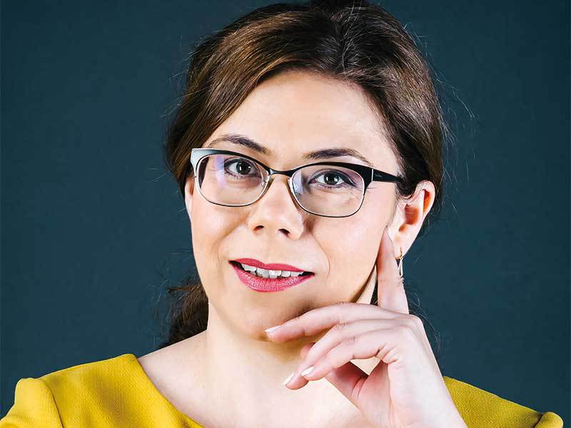 Povestea tinerei care a renunțat la o slujba sigură într-o corporație pentru a se întoarce în satul Luncani pentru a deschide o afacere cu părinții ei