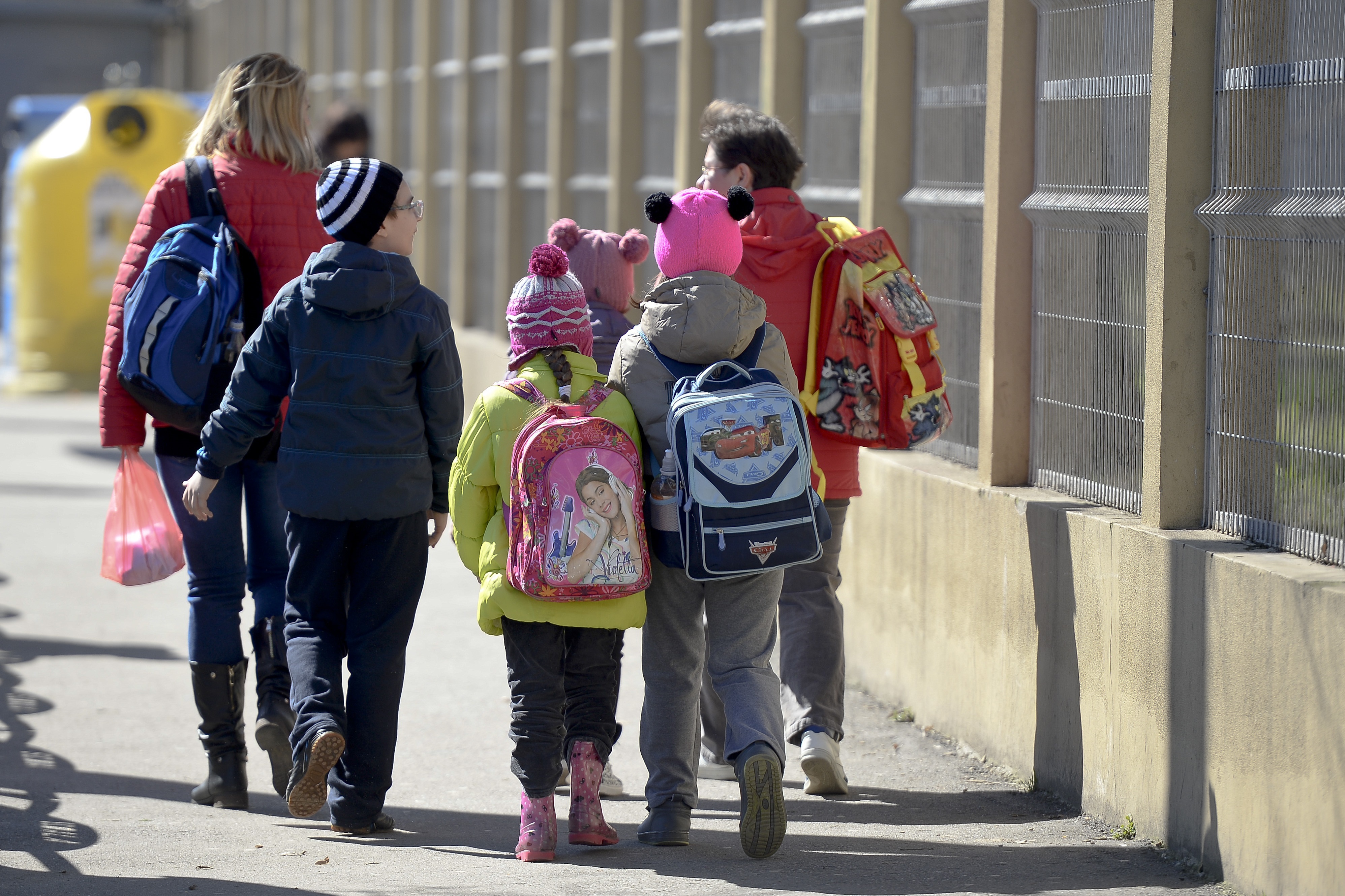 Gestul impresionant al unui profesor din România. A luat 6.000 lei credit pentru o excursie cu copii săraci, de Centenar