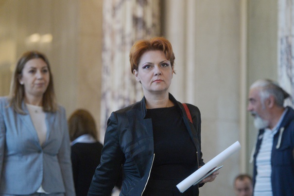 Cea mai așteptată lege a fost adoptată. Ce se intâmplă cu jobul clasic unde trebuie să stăm 8 ore pe zi la serviciu