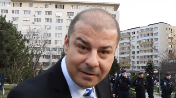 Asta înseamnă să-ți bați joc de români. Purtător de cuvânt PSD face un gest ireal, filmat și cu poliția lângă el