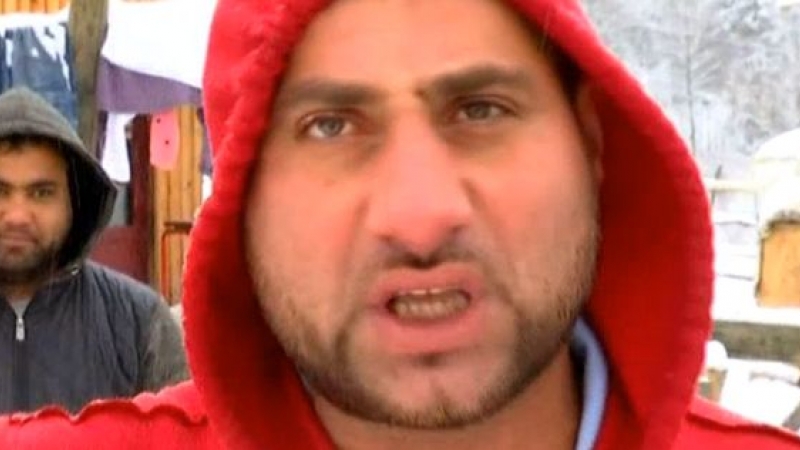 Și-a luat AJUTORUL SOCIAL și-a plecat în vacanță la Paris! Cine este asistatul social de cinci stele care susține că ”Nici nu pot să mă închei la șirete!”