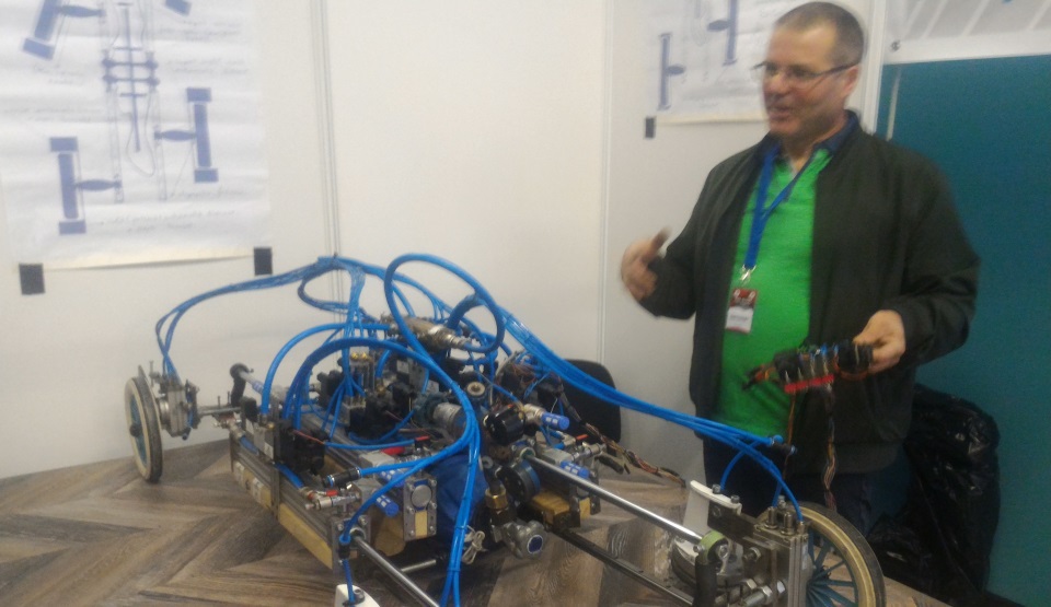Mașina viitorului, prezentată la salonul de inventică Pro Inven din Cluj-Napoca