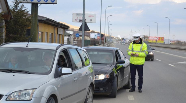 Toți șoferii care sunt opriți în trafic rămân cu mașinile ”marcate” de polițiști. Care este motivul