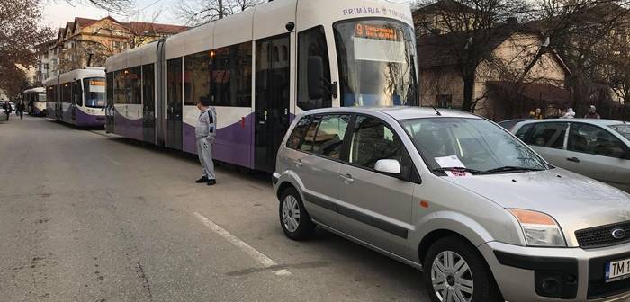 Motivul stupid pentru care o șoferiță a blocat 3 tramvaie la Timișoara