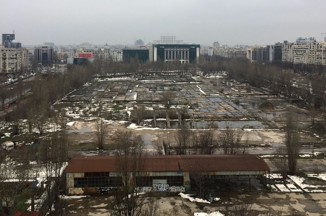 Banca Mondială vrea să finanțeze proiectul imobiliar de pe terenul Esplanada cu 150 milioane de dolari. Esplanada are 100.000 de metri pătrați și stă pârloagă în centrul Bucureștiului