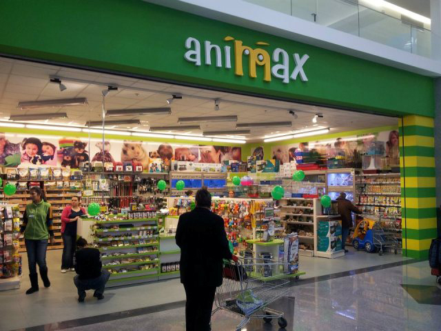 BREAKING NEWS!! Cutremur în retail! Unul dintre cele mai mari lanțuri de magazine vrea să VÂNDĂ tot