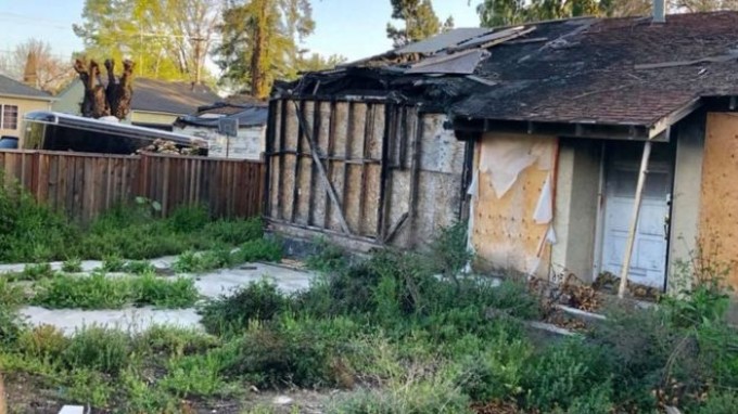 Casa distrusă de foc, scoasă la vânzare cu 650.000 de euro. ”Am primit mai multe oferte” - FOTO