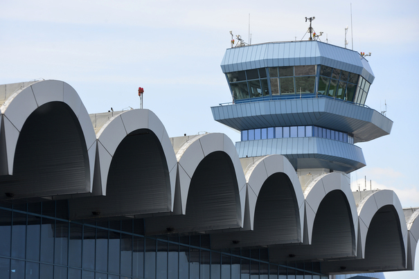 Lucrările de reparare a pistelor Aeroportului Otopeni vor demara pe 12 aprilie