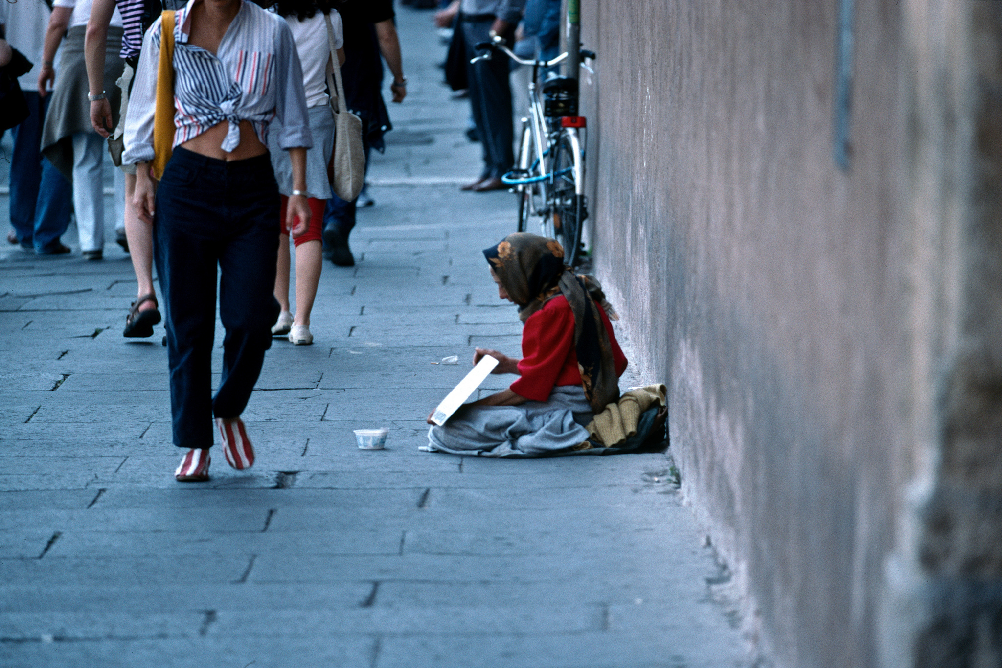 Țara europeană care face eforturi să scape de persoanele care dorm pe străzi. Până în 2027 vor să elimine complet această problemă