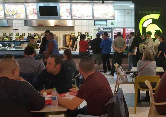 Lanțul românesc care se bate cu McDonald’s și KFC a ajuns într-un alt oraș din centrul țării