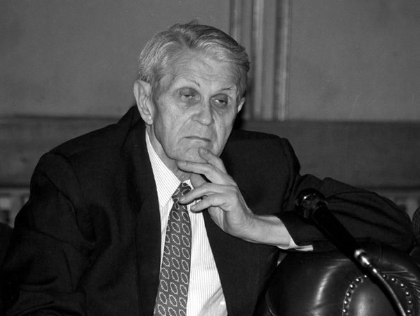 Testamentul lui Coposu, găsit după 23 de ani: Politica nu poate fi acceptată ca mijloc de promovare a intereselor proprii/ Seniorul țărănist îi ierta pe torționarii comuniști: Nu trebuie pede