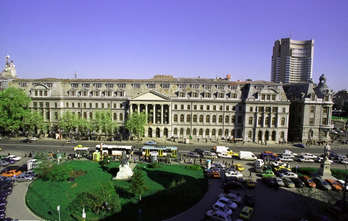 Universitatea București pune la dispoziție peste 7.400 de locuri bugetate la licență, master și doctorat