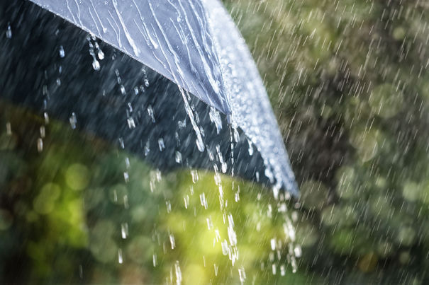 ATENȚIONARE METEO. Cod galben de ploi și descărcări electrice. Care sunt județele vizate