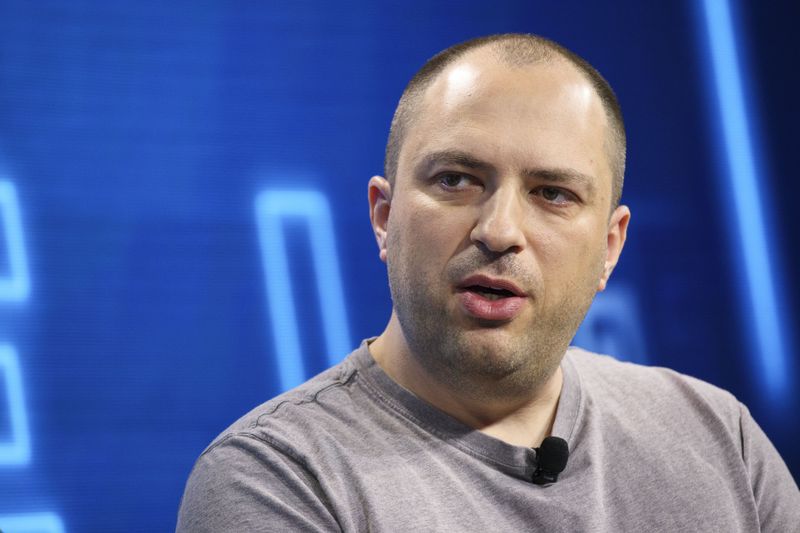 Ieșirea CEO-ului Whatsapp din conducerea Facebook l-ar putea costa 1 miliard de dolari