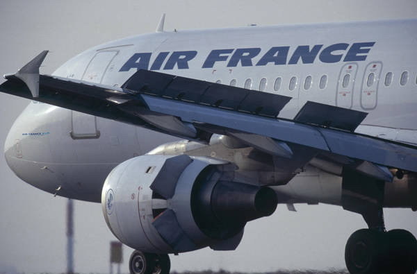 Air France se prăbușește pe bursă: Acțiunile companiei au scăzut luni cu 13%