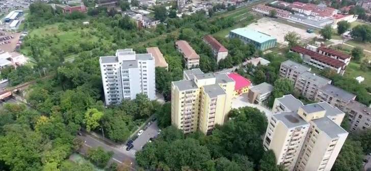Păcăleala din spatele anunțurilor de vânzare sau închiriere de locuințe într-un oraș mare din România