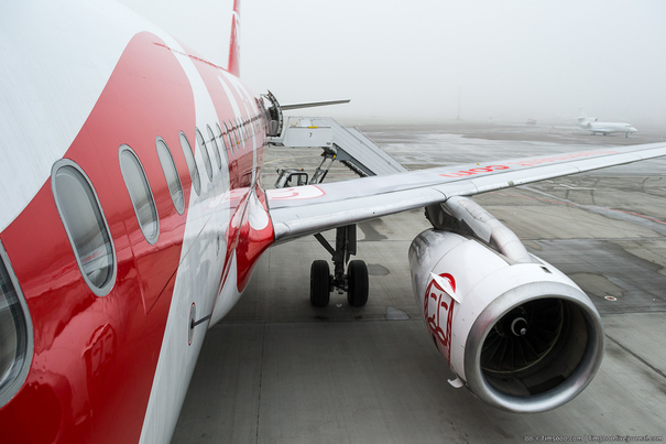 O nouă companie aeriană low cost vine în România. Tarife reduse pentru studenți