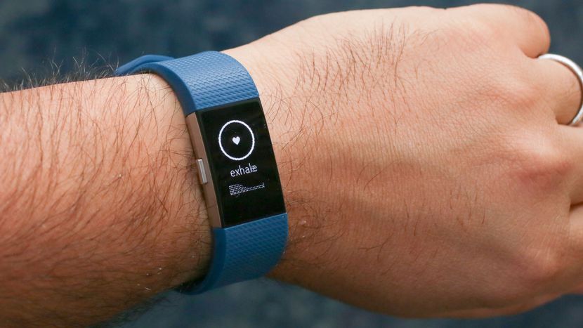 Probleme pentru americanii de la Fitbit: Mai mulți utilizatori spun că au fost electrocutați de gadget-urile producătorului