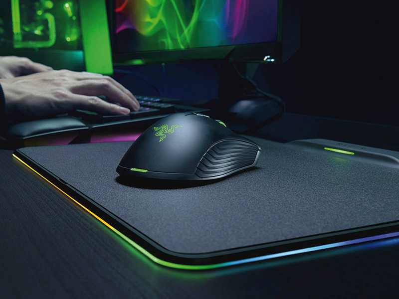 GADGET REVIEW: Mouse-ul wireless a cărui baterie nu se termină niciodată - VIDEOREVIEW