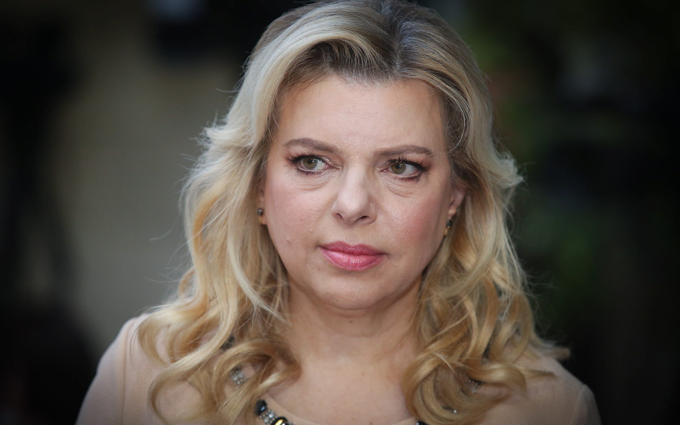 Și-a plătit mesele sofisticate din BANI FURAȚI. Soția prim-ministrului israelian inculpată pentru FRAUDĂ