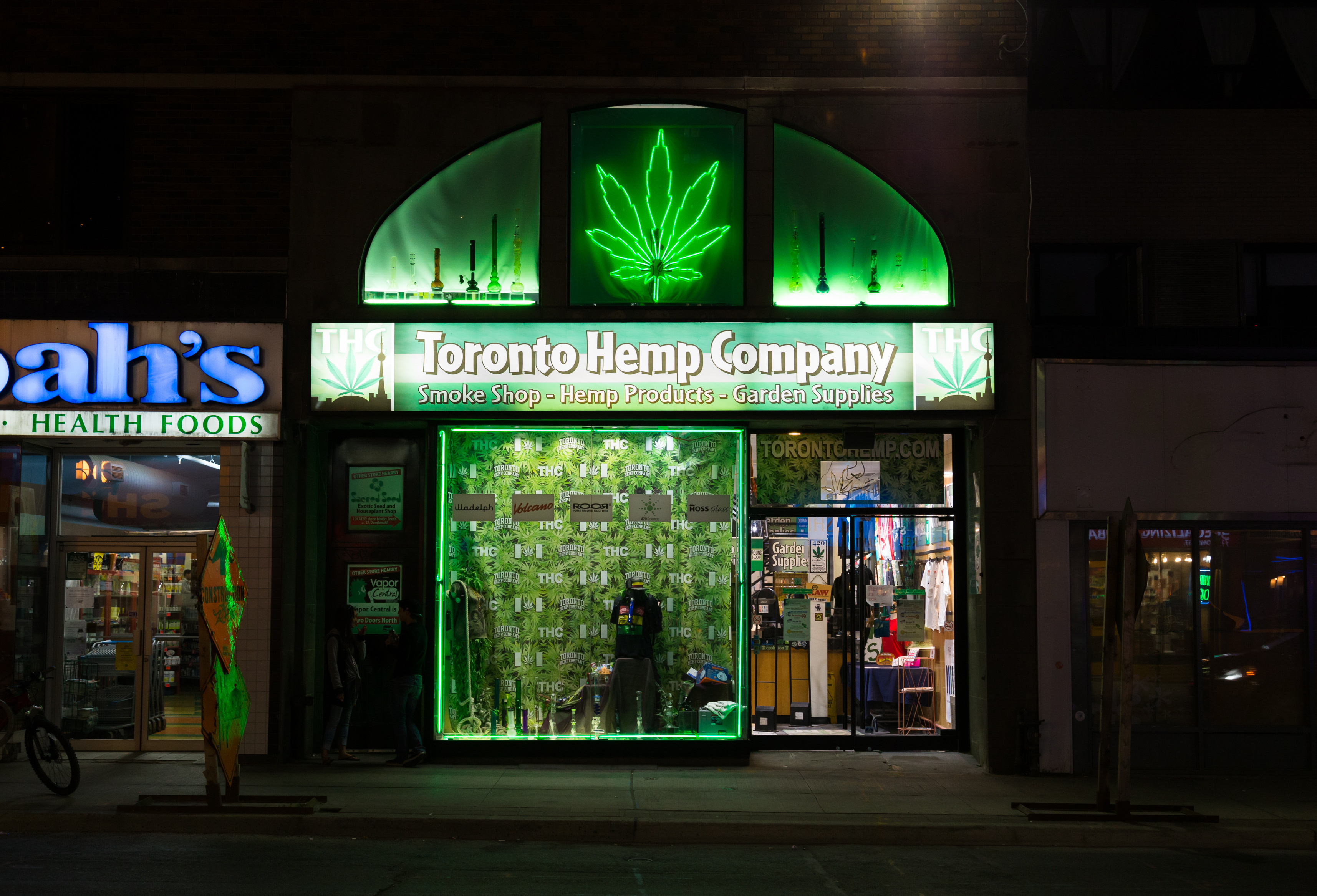Canada devine a doua țară din lume care legalizează consumul de canabis în scop recreațional. Care sunt regulile