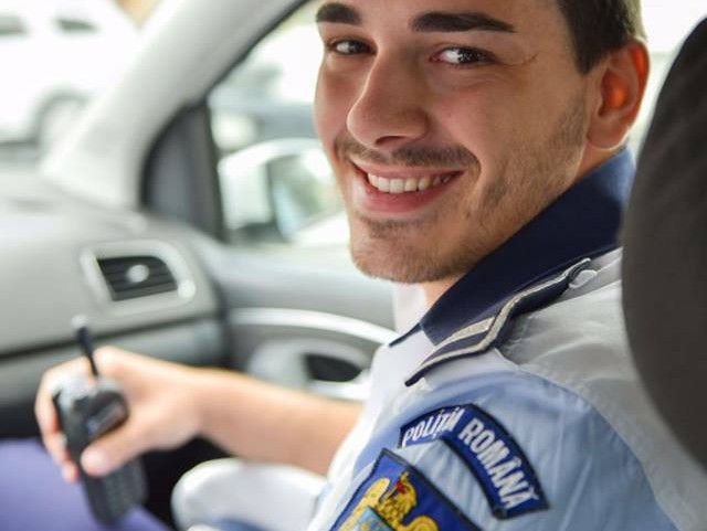 Șofer din România, întrebare pentru Poliție: “Dacă merg pe un drum cu 160 km/h iar din față bate vântul cu 120 km/h, ce viteză înregistrează radarul ”. Răspunsul polițiștilor: