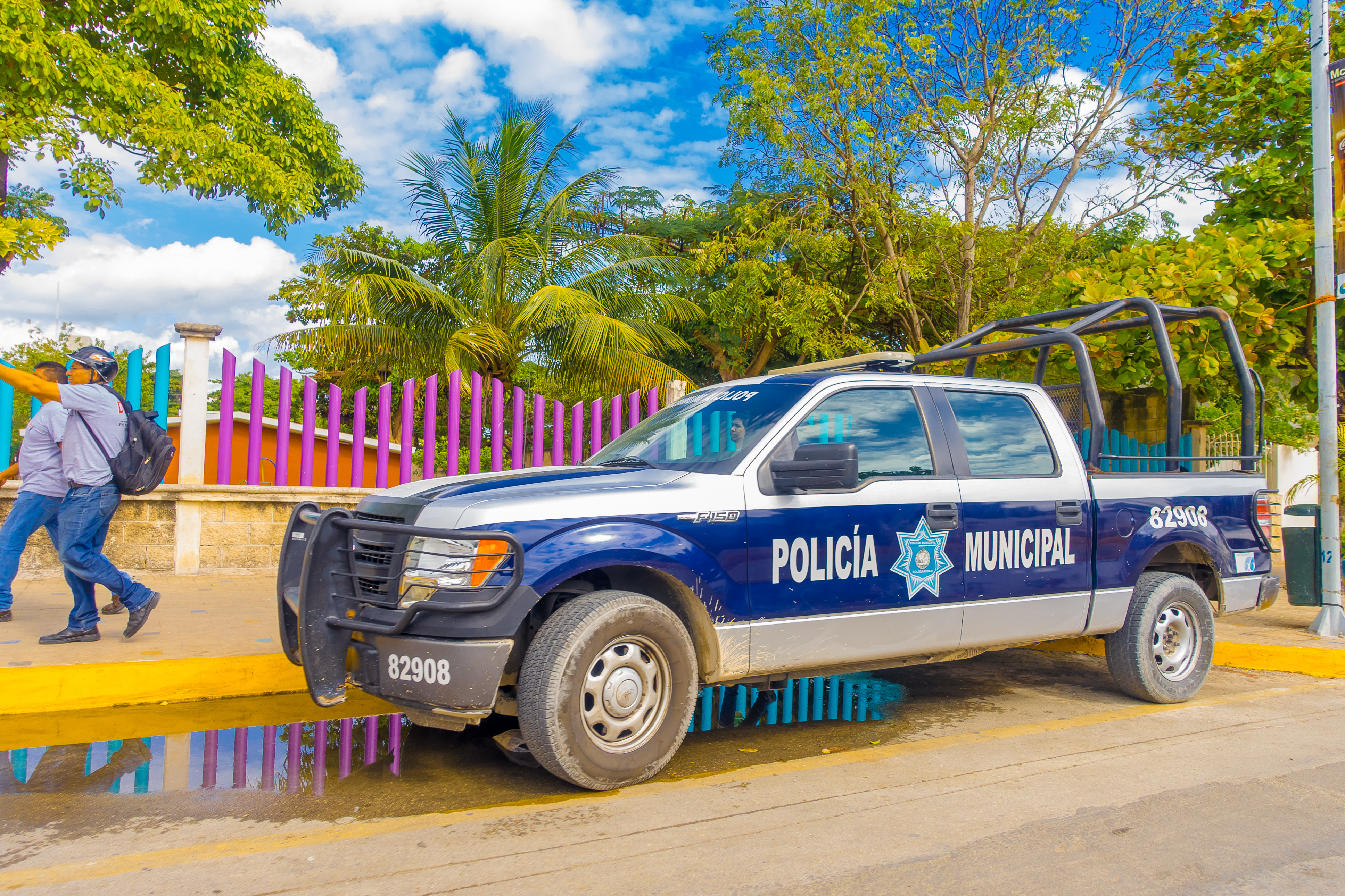 Situație fără precedent într-un oraș din Mexic: Toți polițiștii locali sunt ținuți în arest după ce unul dintre candidații la primărie a fost ucis