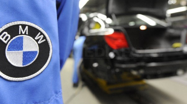 Șeful BMW spune că va închide toate fabricile din Maria Britanie și va lăsa 8.000 de oameni fără loc de muncă dacă Brexit afectează lanțul de furnizori