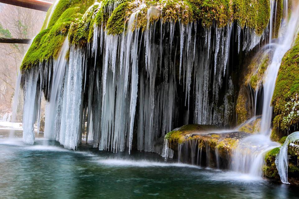 Cascada Bigăr, desemnată cea mai frumoasă din lume, vizitată de peste 100.000 de turiști într-un an