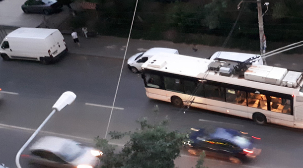 București: Până la autobuze electrice și șosele suspendate avem poza asta care ne arată realitatea