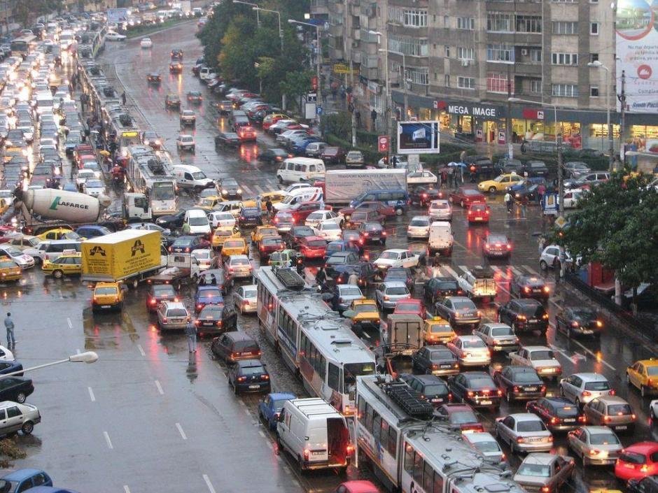Primăria Capitalei a stabilit noi tarife pentru parcare. În centru va fi și 10 lei pe oră
