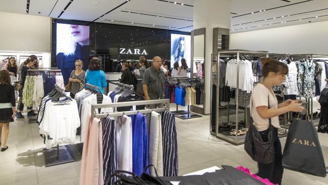 Cum a înfuriat H&M comunitățile conservatoare ale lumii? A lansat prima colecție LGBT și a produs hainele în țări unde homosexualitatea este ilegală sau chiar se poate pedepsi cu închisoarea