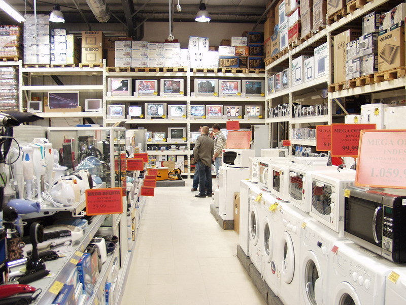 Ce se întâmplă cu Whirlpool? Acțiunile producătorului de mașini de spălat s-au prăbușit cu 15% în cea mai proastă zi bursieră din ultimii 30 de ani
