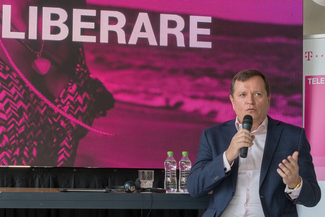 Telekom face încă o mutare șoc: abonamente de telefonie mobilă cu net și apeluri nelimitate fără perioadă minimă contractuală pentru clienții rezidențiali