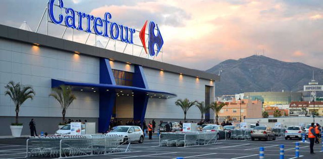 Francezii de la Carrefour se aliază cu britanicii de la Tesco în lupta cu nemții de la Kaufland, Lidl și Metro