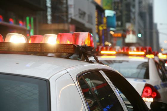 Cele două polițiste care au dat cu BANUL după ce au oprit un șofer în trafic tocmai și-au aflat pedeapsa. Gestul lor SCANDALOS a uimit lumea. Cum vi se pare măsura luată împotriva lor?
