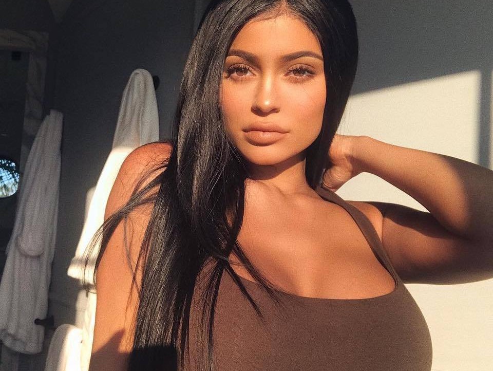 Kylie Jenner va deveni cea mai tânără miliardară din lume. Aceasta va face miliardul de dolari mai repede decât a reușit Mark Zuckerberg